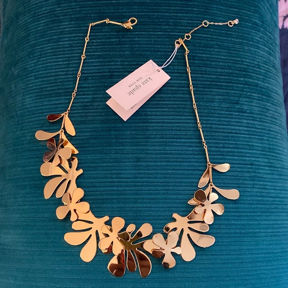NWT- Kate spade statement floral necklace